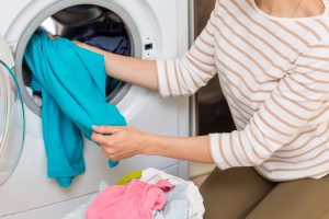 erro que as donas de casa cometem ao lavar roupa na máquina