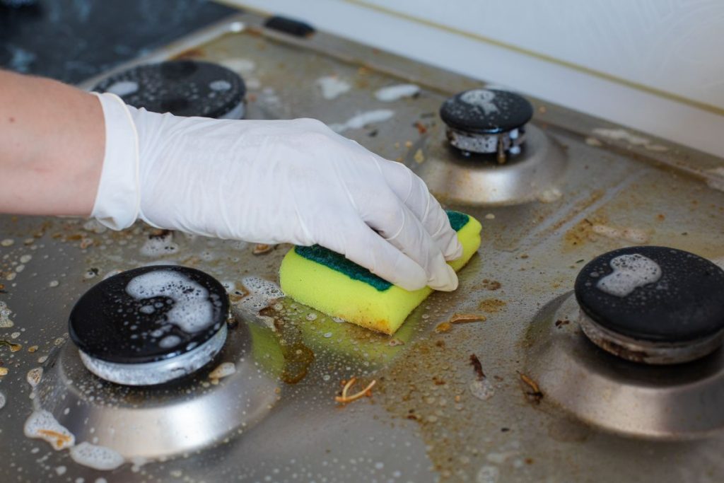 truque de avó para limpar o fogão