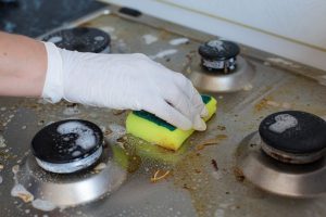 truque de avó para limpar o fogão