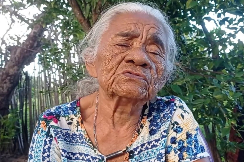 Idosa de 89 anos, que estudou apenas até a quinta série, tem texto escolhido como finalista de prêmio literário