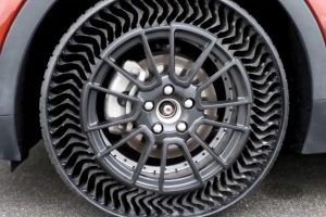 Adeus, pneus tradicionais: nova tecnologia não fura, dura mais e dispensa o borracheiro