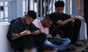 Inscrições para o Fies 2026 terminam nesta sexta; saiba como concorrer Enem Imagem ilustrativa de estudantes universitários. (Foto: Marcelo Camargo/ Agência Brasil)
