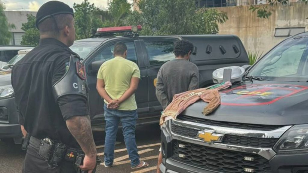 CPE prendeu os dois suspeitos de latrocínio e receptação.