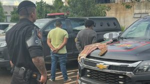 CPE prendeu os dois suspeitos de latrocínio e receptação.