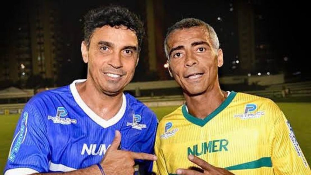 Romário e Alex em jogo solidário