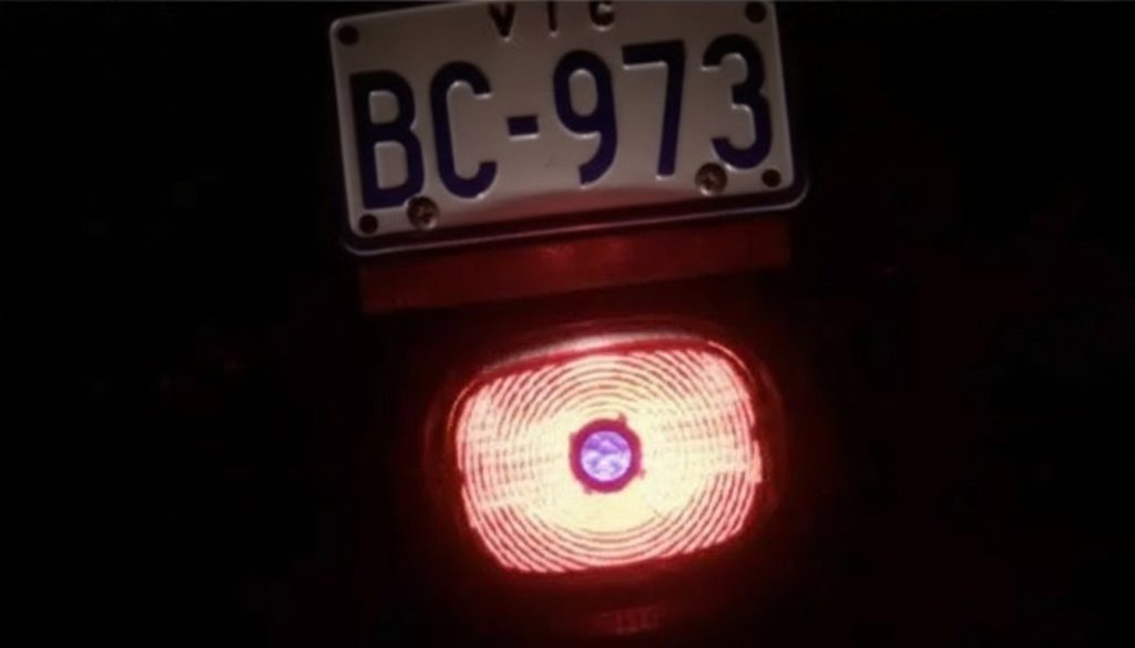 motoristas estão colocando pontos azuis nas lanternas