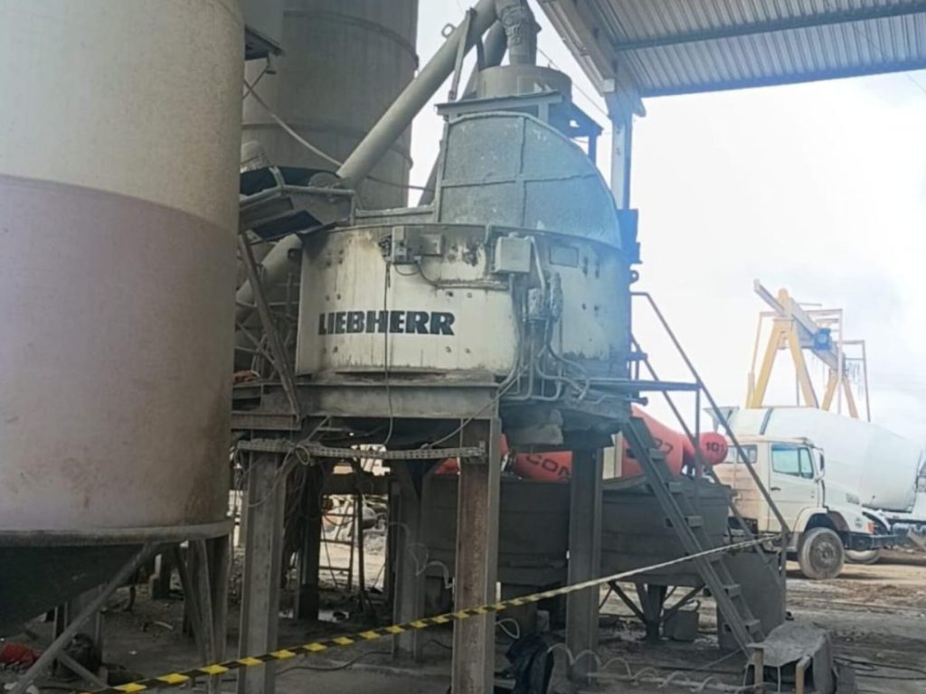 Funcionário morreu enquanto fazia limpeza de betoneira. (Foto: Reprodução)