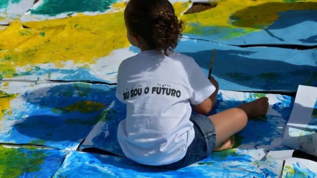 Quando o pai não paga a pensão, a dívida pode recair sobre outros familiares. Veja quando tios podem assumir o pagamento da pensão.