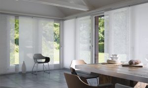 Adeus, cortinas tradicionais: a tendência japonesa elegante e prática que está ganhando as casas brasileiras