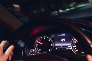 Não é 100 km: a velocidade ideal para o motorista gastar o mínimo de combustível possível na estrada