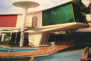 mansão de Silvio Santos no Guarujá se inspira em posto de gasolina alemão