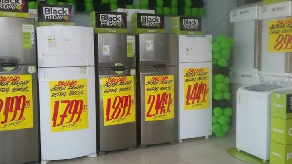 Veja as melhores datas do ano para comprar eletrodomésticos, iPhone, TV, casa e moto pagando menos e aproveitando a queda na procura.