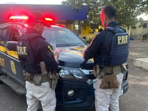 Flagra aconteceu durante uma abordagem de rotina da PRF. (Foto: Divulgação)