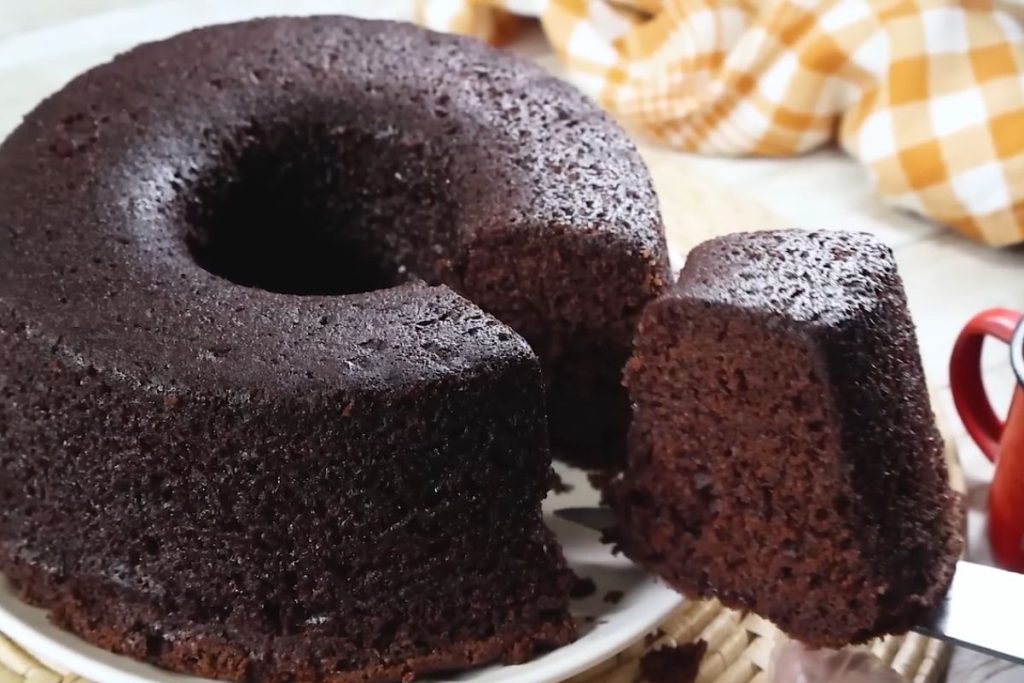 Bolo simples para comer em família