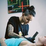 Mais do que um estúdio, o Vérass se apresenta como um lugar pensado para acolher. (Foto: Reprodução)