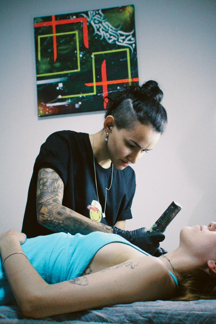 Mais do que um estúdio, o Vérass se apresenta como um lugar pensado para acolher. (Foto: Reprodução)