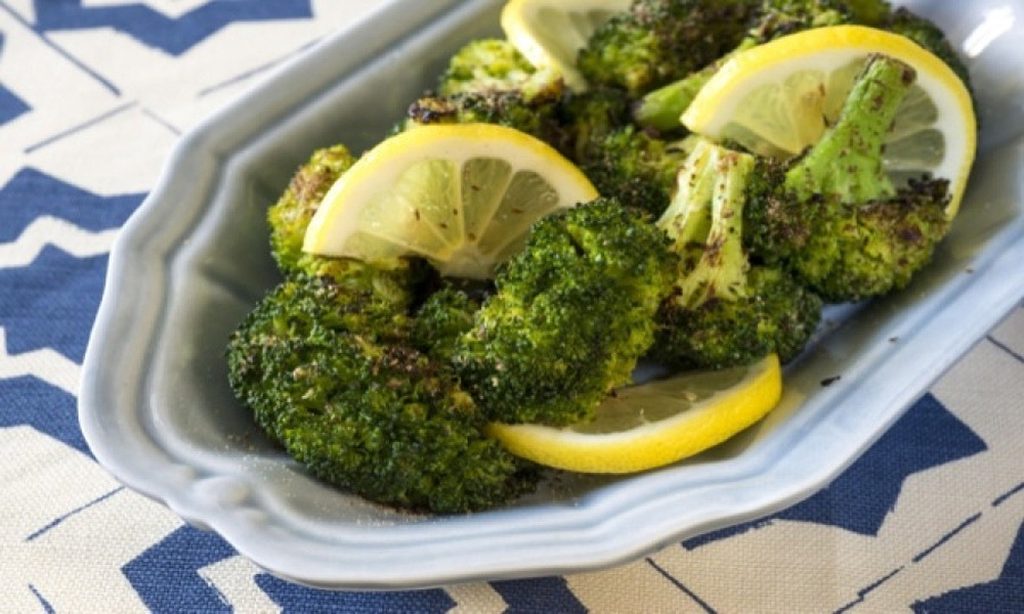 Por que colocar limão na água ao cozinhar brócolis? Entenda o truque e como fazer