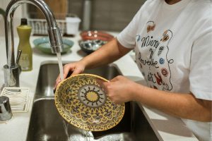 domésticas e babás têm direito a pagamento