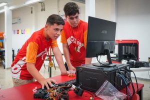 Curso gratuito de robótica abre vagas para jovens da Grande Goiânia, Anápolis e Rio Verde