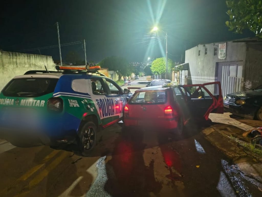 Fuga em alta velocidade termina com disparos e apreensão de drogas em Anápolis