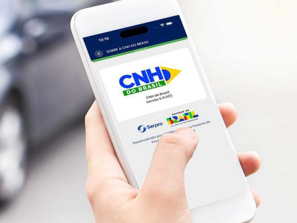 Saiba como renovar a CNH pelo celular usando a Carteira Digital de Trânsito e entenda quando ainda é necessário pagar taxa ou fazer exame.