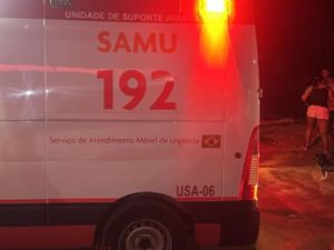 Samu chegou a ser acionado, mas vítima não resistiu. (Foto: Reprodução) tiros