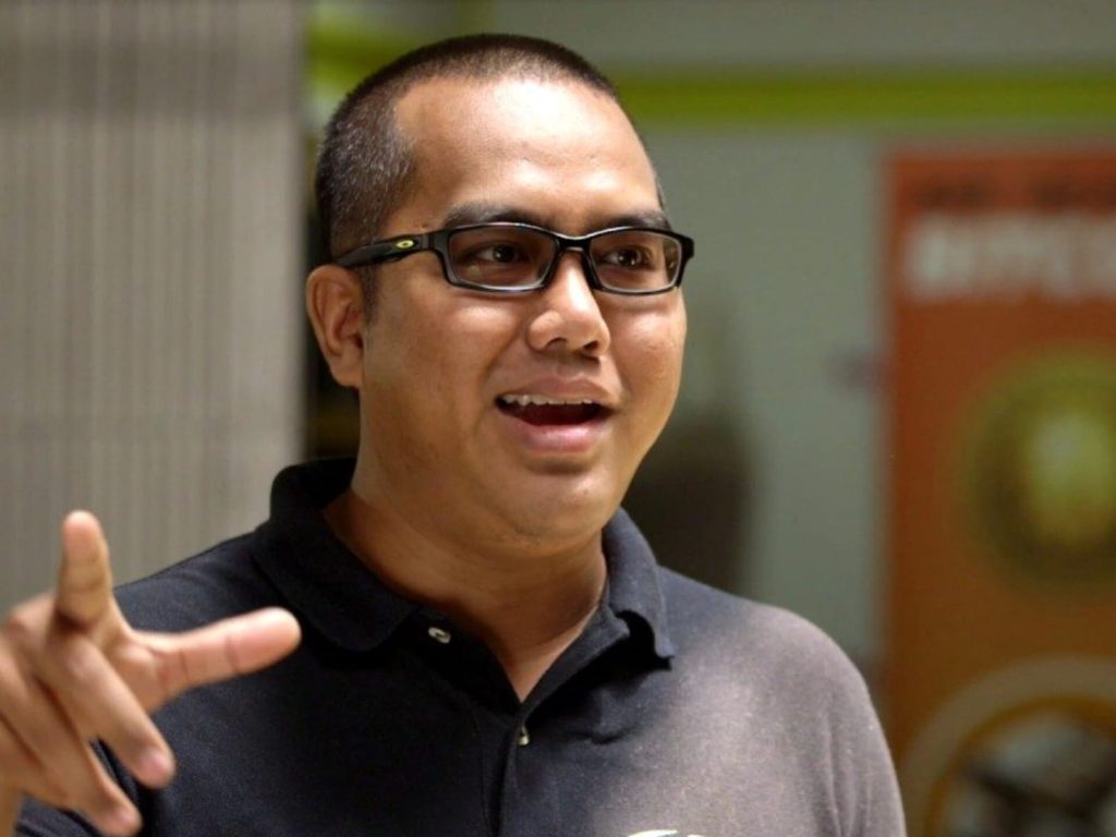 Com apenas 10 anos, garoto usa cartão da mãe para registrar domínio de R$ 500 e anos depois vende por R$ 350 milhões