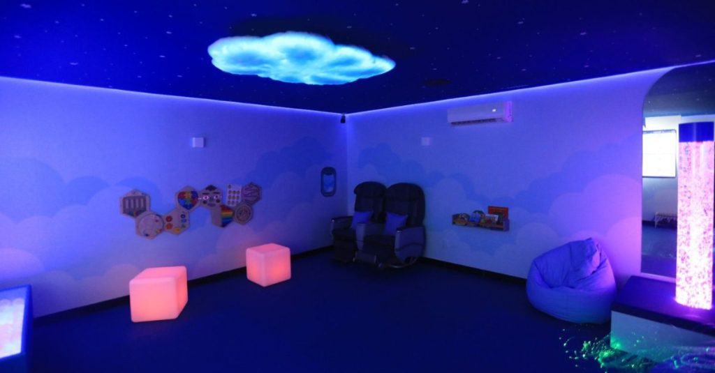 Aeroporto de Goiânia passa a contar com sala multissensorial para acolher passageiros neurodivergentes