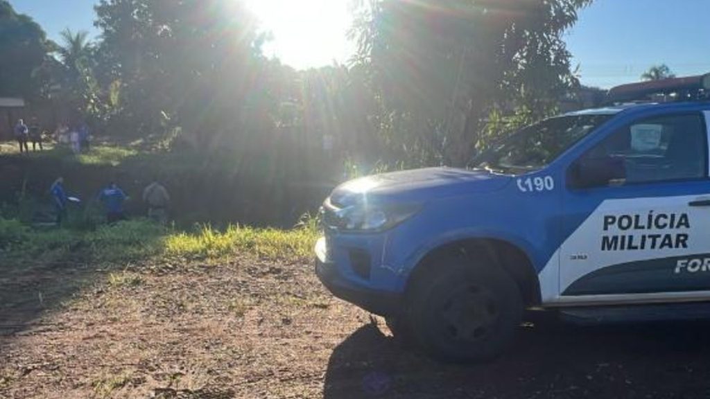 Corpo de adolescente foi encontrado em córrego, com tiro na cabeça e marcas de tortura.