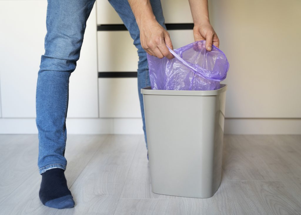 cheiro ruim, lixo do banheiro, bicarbonato de sódio, limpeza doméstica, truques de limpeza, casa limpa, mau cheiro banheiro, dicas de limpeza doméstica