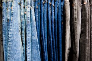 Nem azul, nem branco: o jeans baunilha