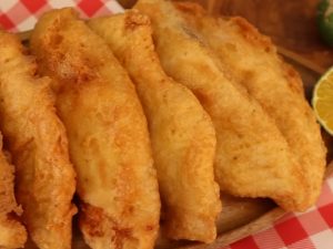 O melhor peixe para a quaresma: feito à milanesa, ele fica sequinho e crocante por fora, além de macio por dentro
