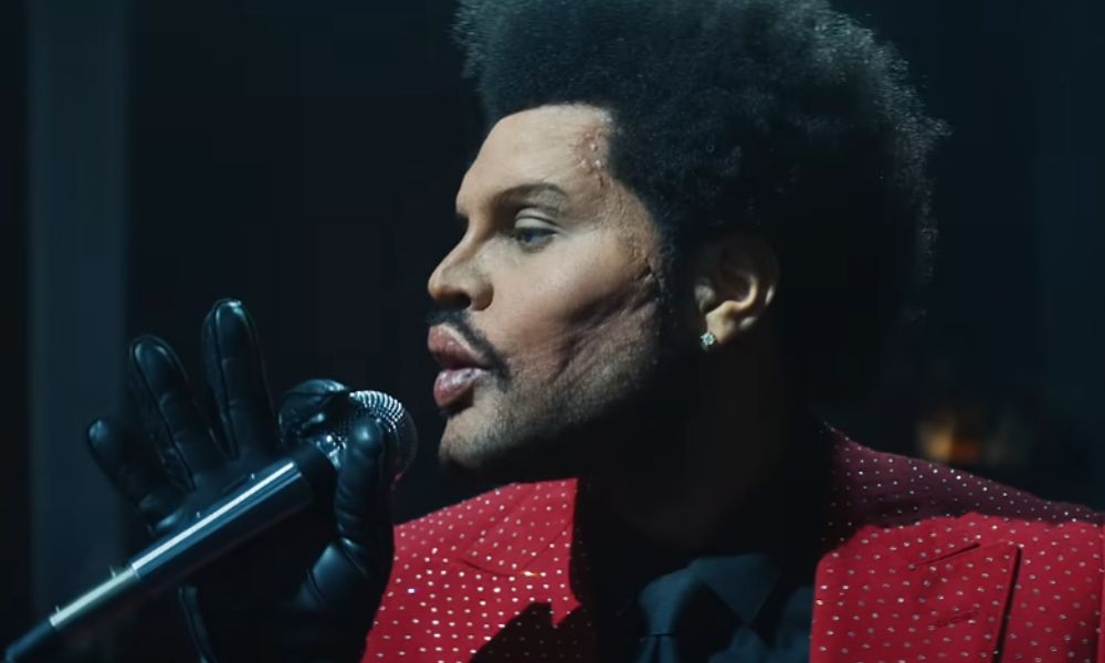 cantor impressiona com mansão luxuosa