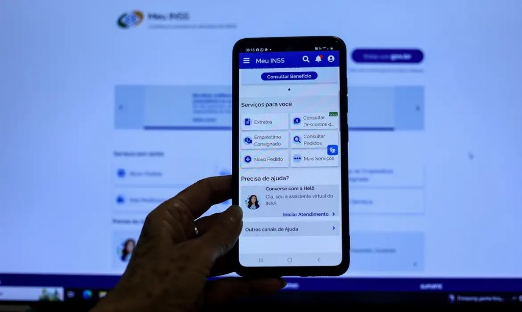 INSS devolve dinheiro para aposentados e pensionistas vítimas de descontos indevidos; prazo para solicitar o ressarcimento do INSS foi prorrogado até 20 de março.
