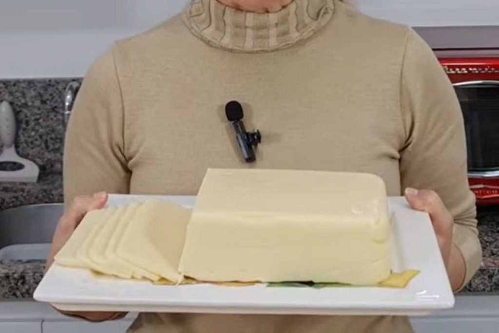 Chef ensina como fazer mussarela em casa