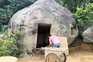 Homem passa 15 meses transformando rocha gigante