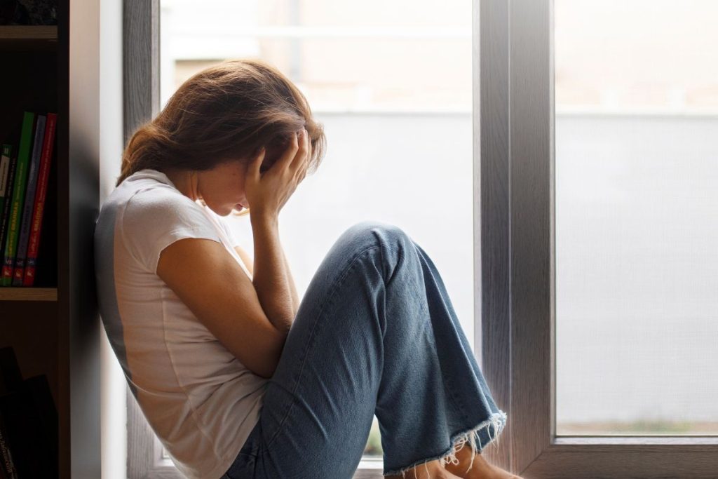 Ansiedade entre estudantes atinge nível semelhante ao de hospitais psiquiátricos dos anos 50, segundo estudo