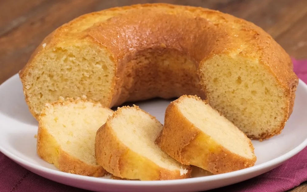 Bolo de iogurte: receita de copo prática que não tem erro e fica muito fofinho