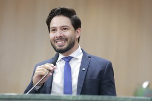 Engenheiro civil, Ulysses Sena, organizador da solenidade