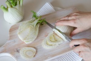 Conheça a verdura que ajuda a emagrecer, reduzindo o inchaço e combate a retenção de líquido