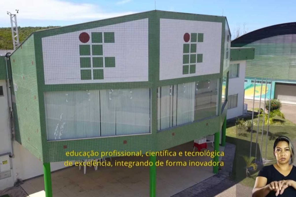 Cursos de especialização gratuitos e à distância