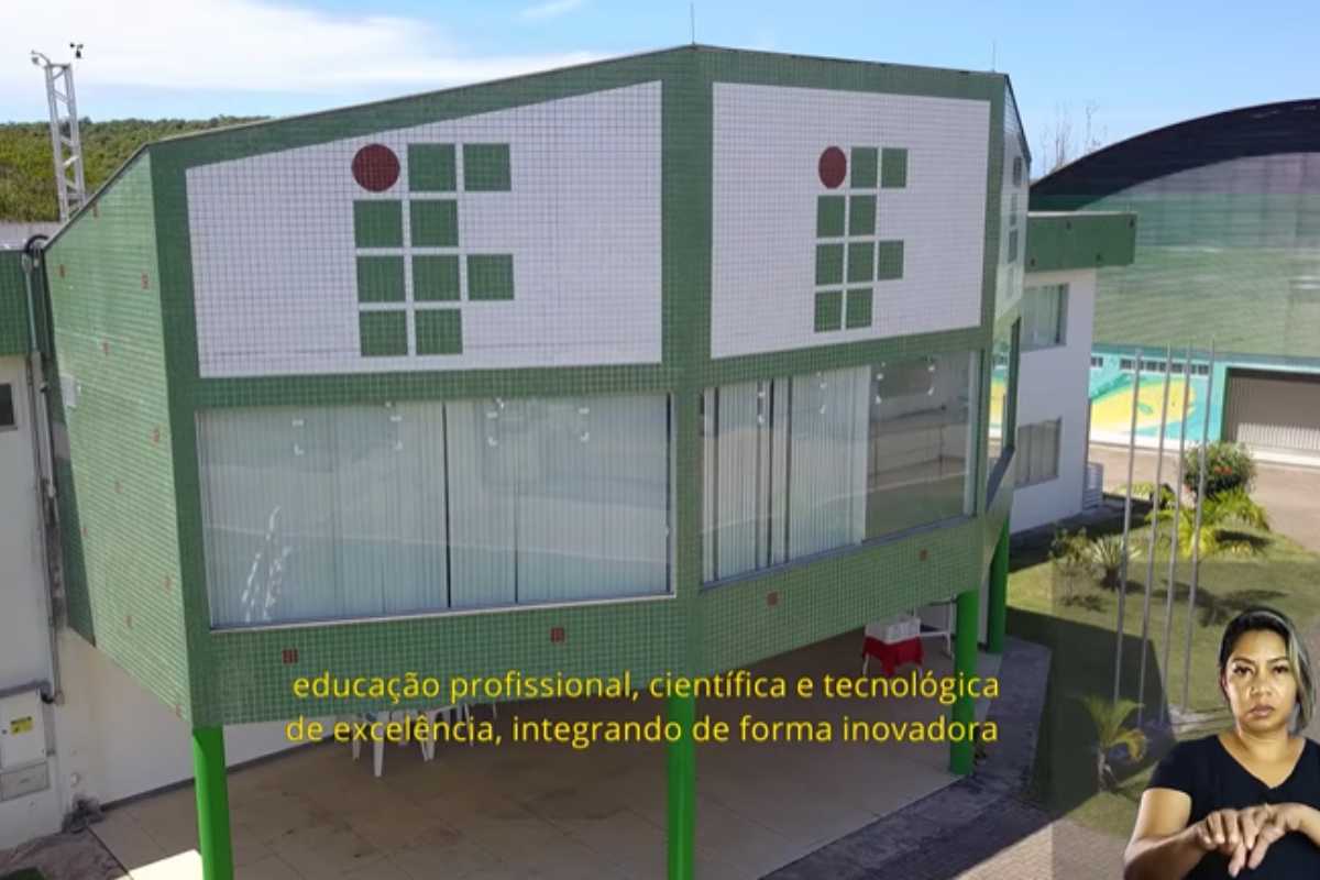 Cursos de especialização gratuitos e à distância