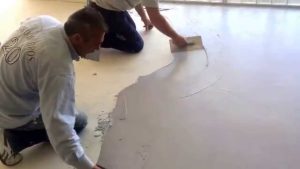 Nova tendência vinda da Europa está conquistando casas e dando adeus ao piso laminado
