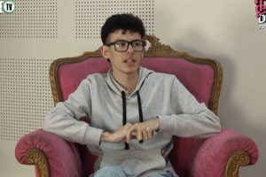 Jovem se recusa a trabalhar e obriga pais a sustentarem