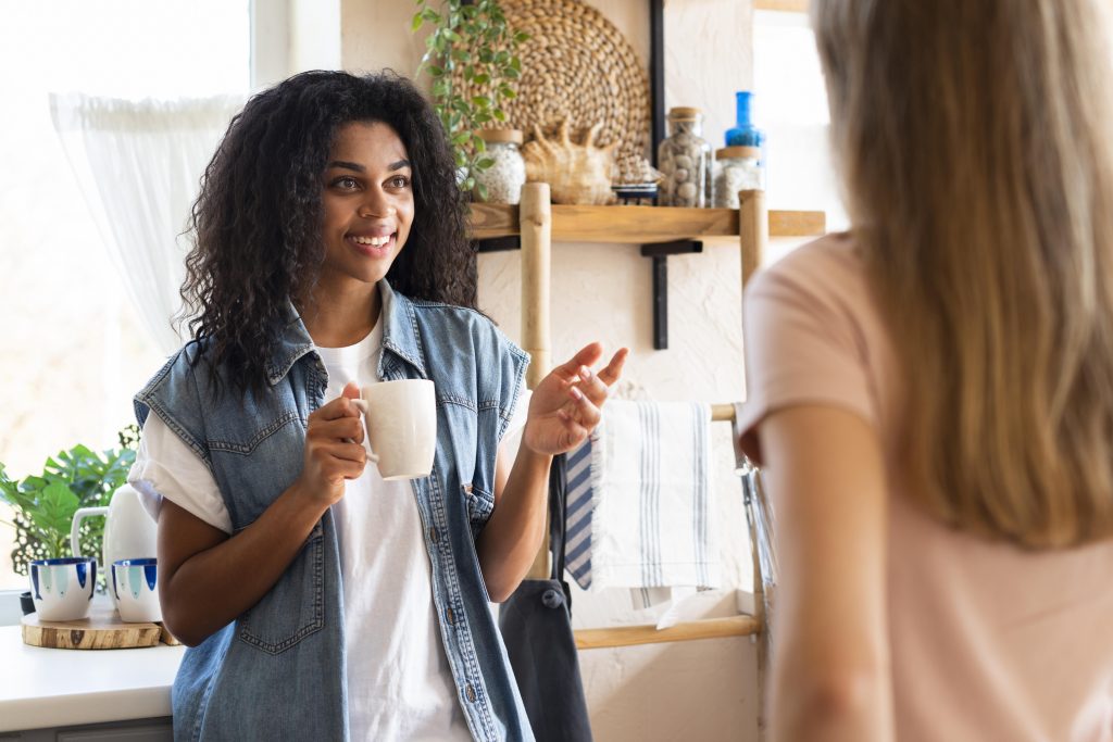 Quem mantém contato visual revela estes 4 hábitos, segundo a psicologia