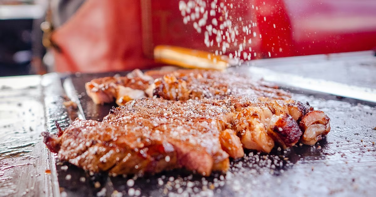 O melhor tempero caseiro para churrasco: chef ensina a receita