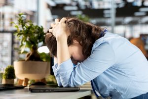 Funcionário com ansiedade e depressão