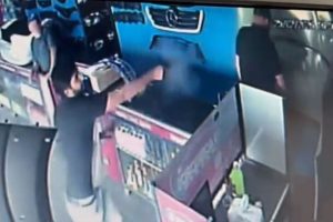 Vídeo mostra momento em que comerciante é morto a tiros dentro de loja em Goiânia