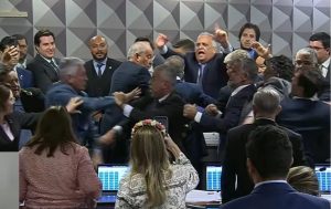 CPI do INSS aprova quebra de sigilo bancário de Lulinha e meio a bate-boca