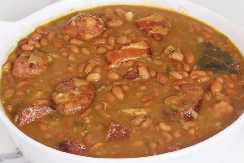 O segredo das avós para fazer feijão: fica bem temperadinho e suculento